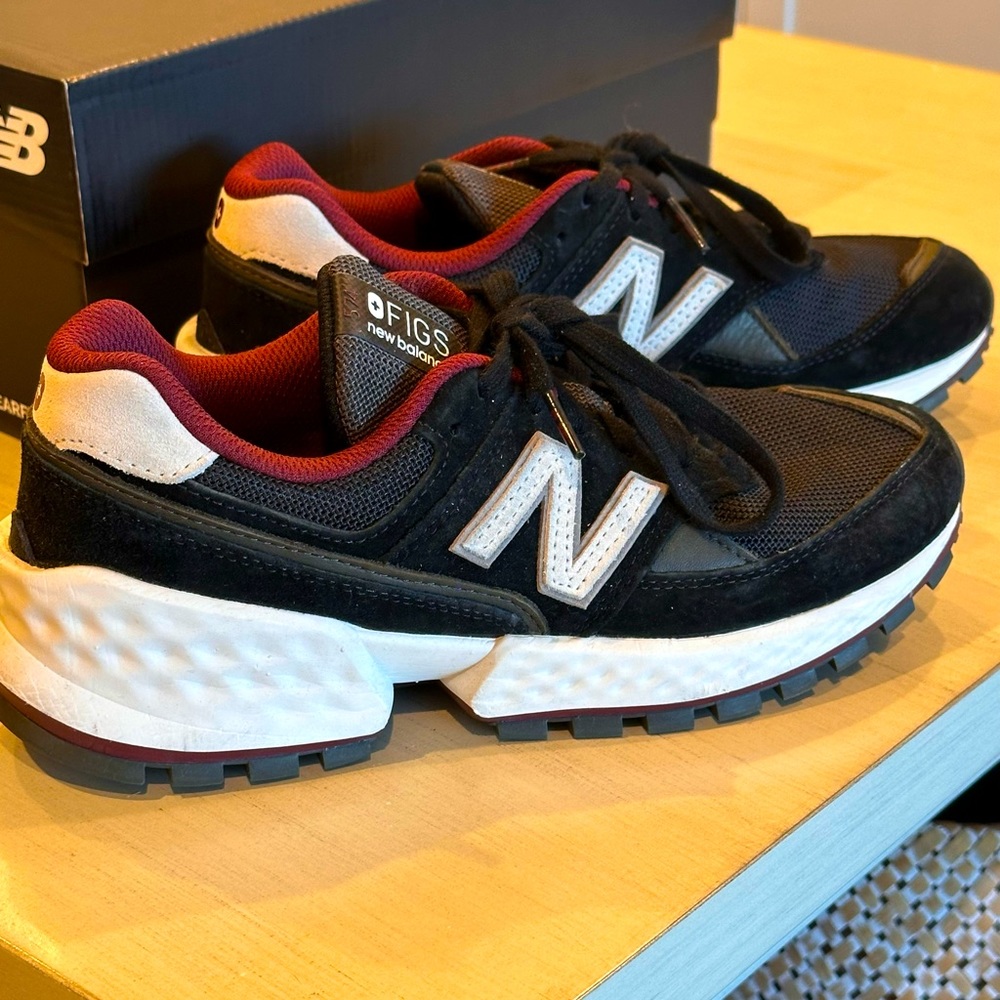 LIMITED EDITION FIGS NEW BALANCE 574!